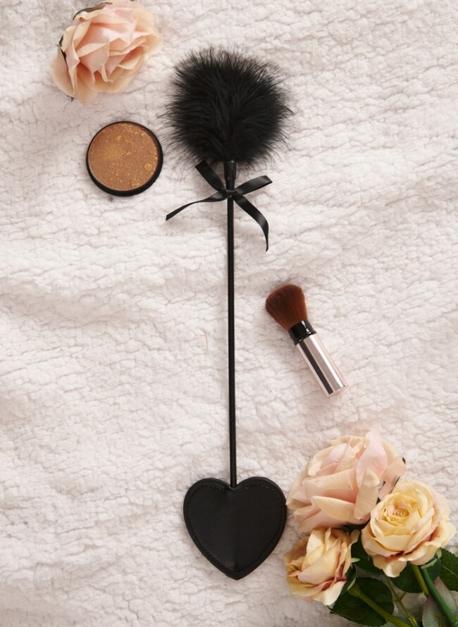 Tickling feather - paddle with leather heart