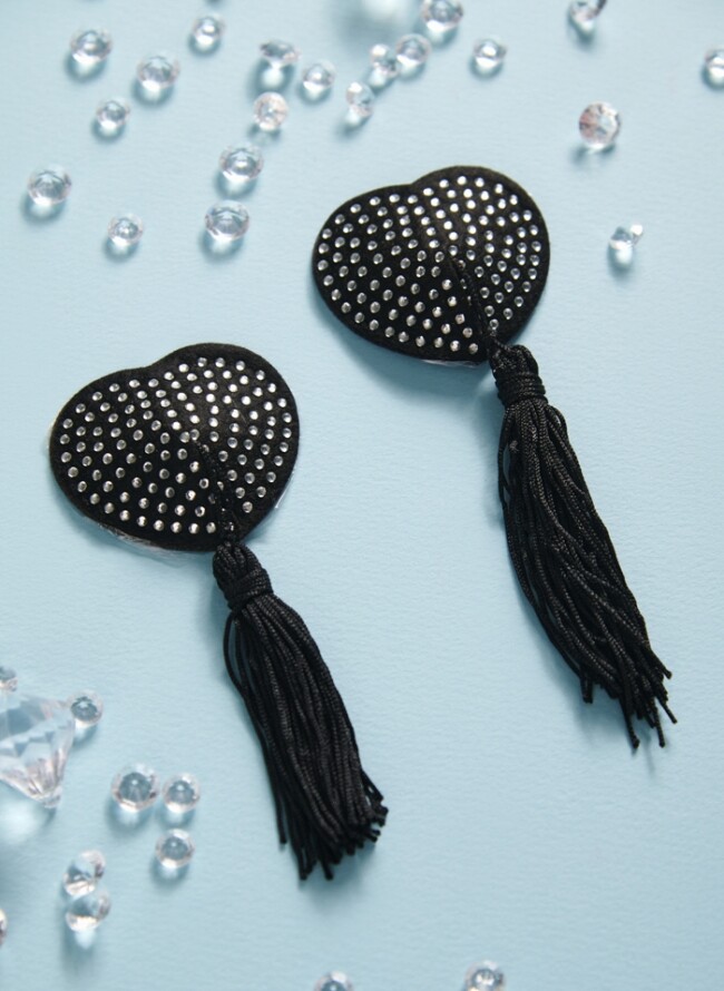 Nipple covers hearts with rhinestones and tassel