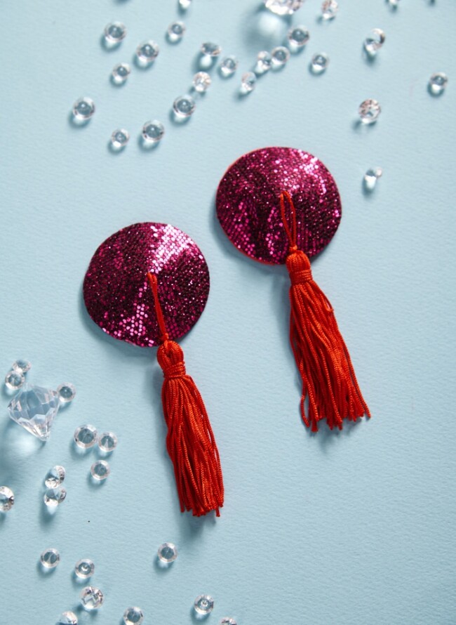 Round nipple covers with rhinestones and tassels