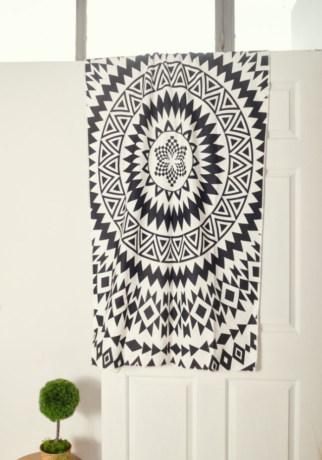 Πετσέτα παραλίας με κυκλικά σχέδια (150cm X 75cm)