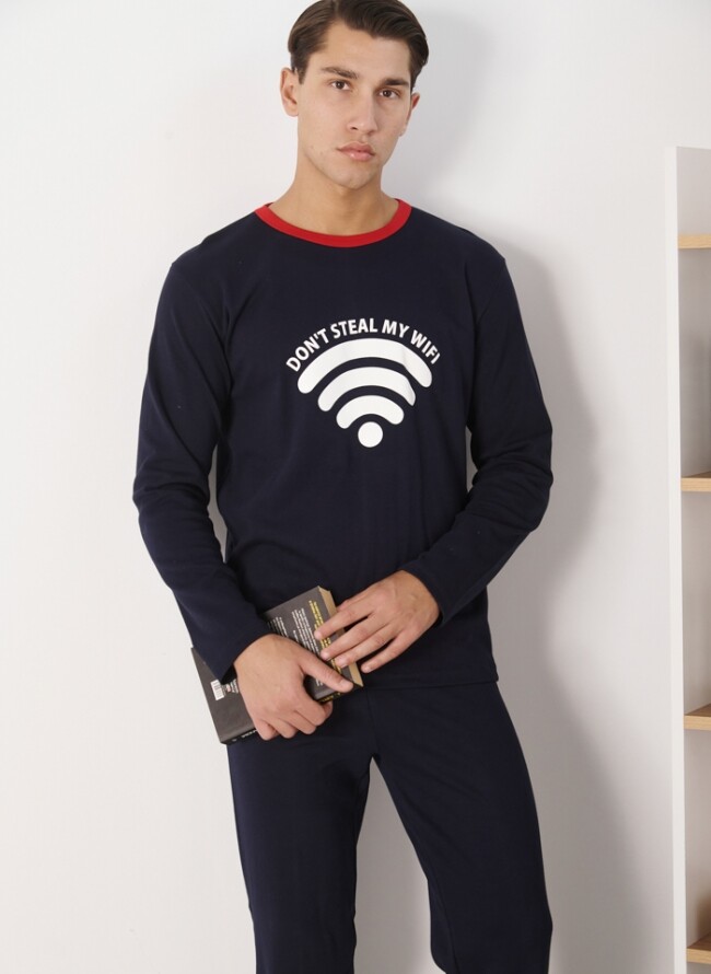 Men's pajamas with Wi-Fi signal