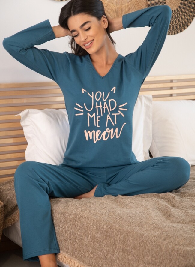 Дамска пижама с котешки дизайн и лого