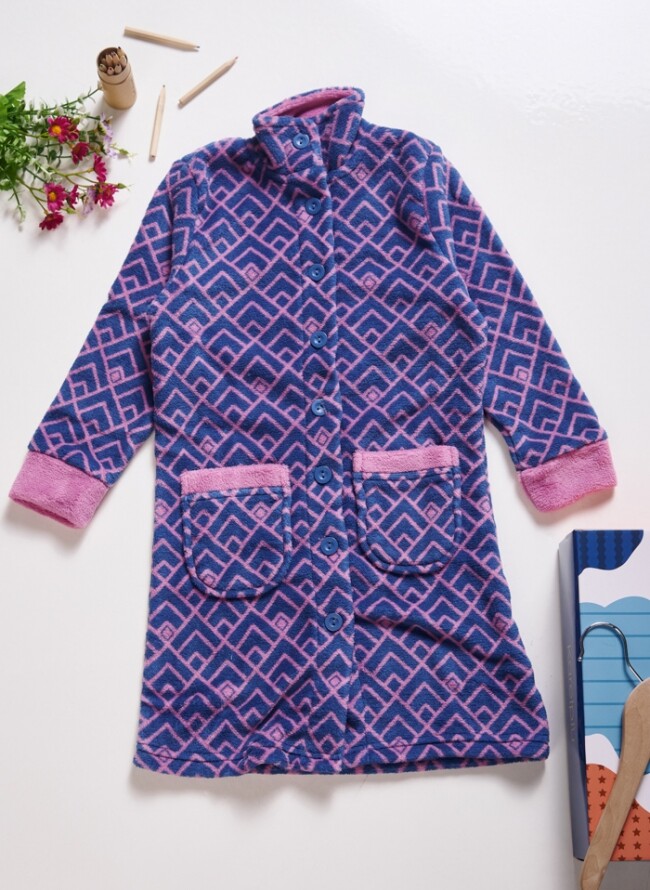 Children's fleece robe with geometric shapes