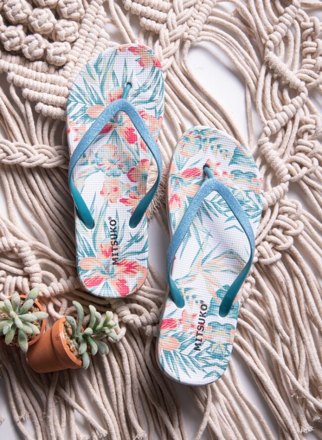 Women's flip flops with flowers