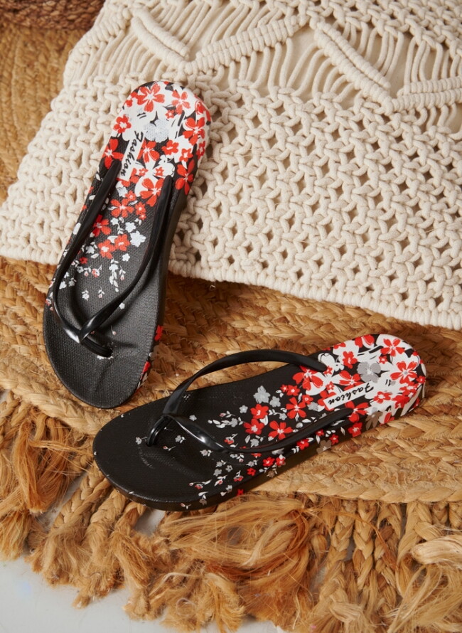 Women's flip flops with flowers