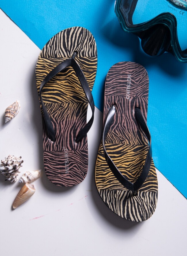 Σαγιονάρες γυναικείες με πολύχρωμο zebra print