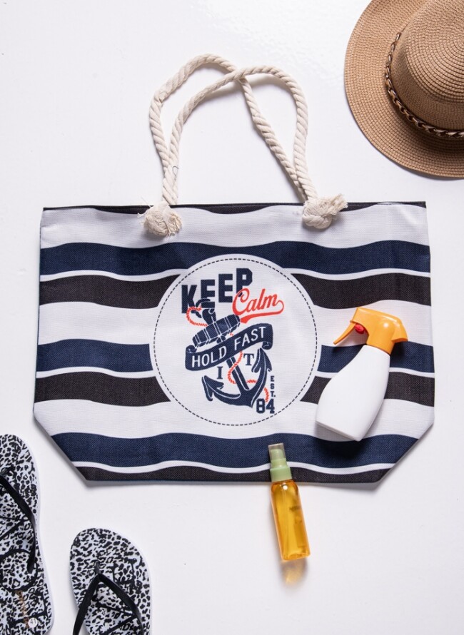 Straw bag with stripes and anchor