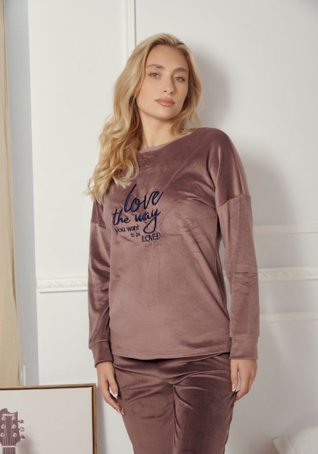 Homewear γυναικείο βελουτέ με logo